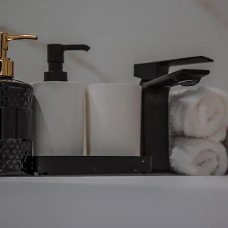 Lägenhet Cosea Living: Seaside Luxury In Harbour 107a Paphos